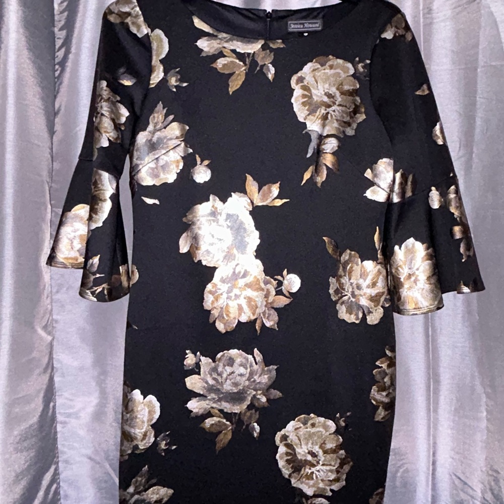 Jessica Howard Cream and White Sheath Dress 3/4 Sleeve Crew Neck